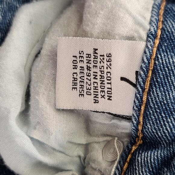 Almost Famous Jean Shorts Womens 7 28x3 Rough Hem Distressed Light Wash NWT - Picture 5 of 11